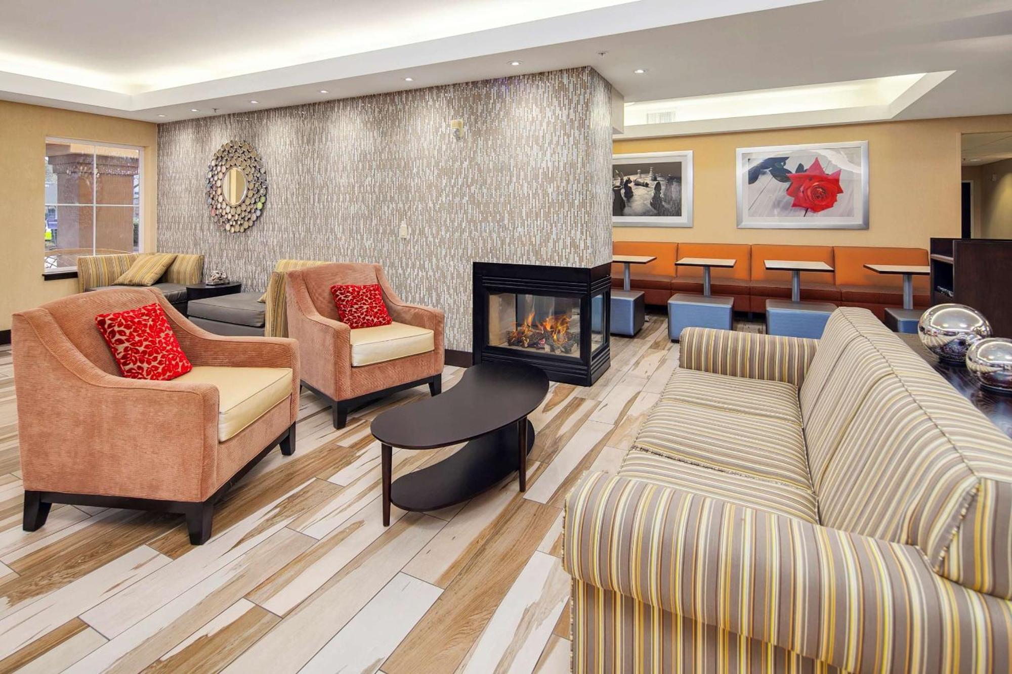 Hampton & Seattle North/lynnwood Hotel 3*