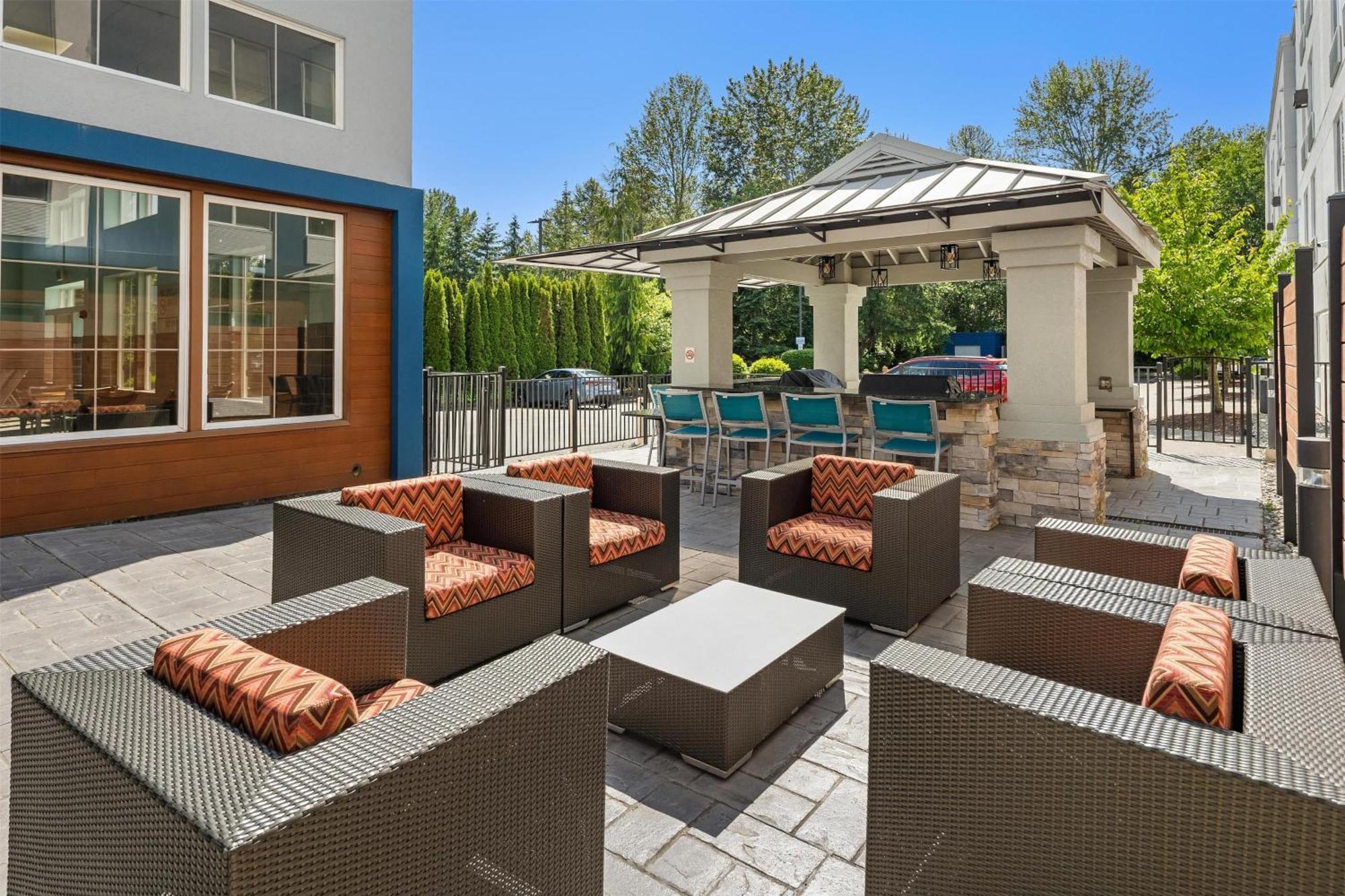 Hampton & Seattle North/lynnwood 3*